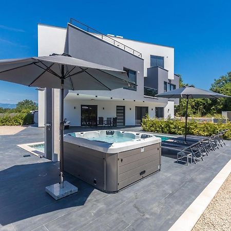 Luxury Apartment Noa Njivice Bagian luar foto