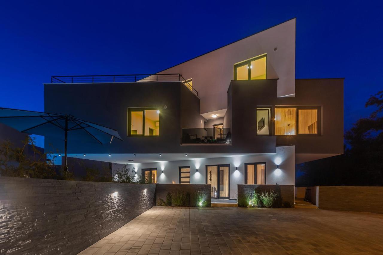 Luxury Apartment Noa Njivice Bagian luar foto