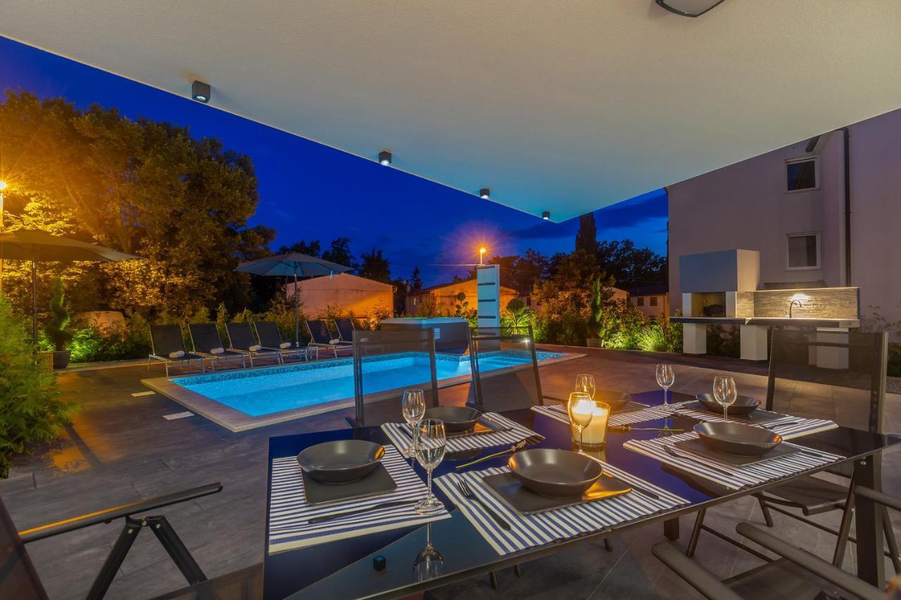 Luxury Apartment Noa Njivice Bagian luar foto
