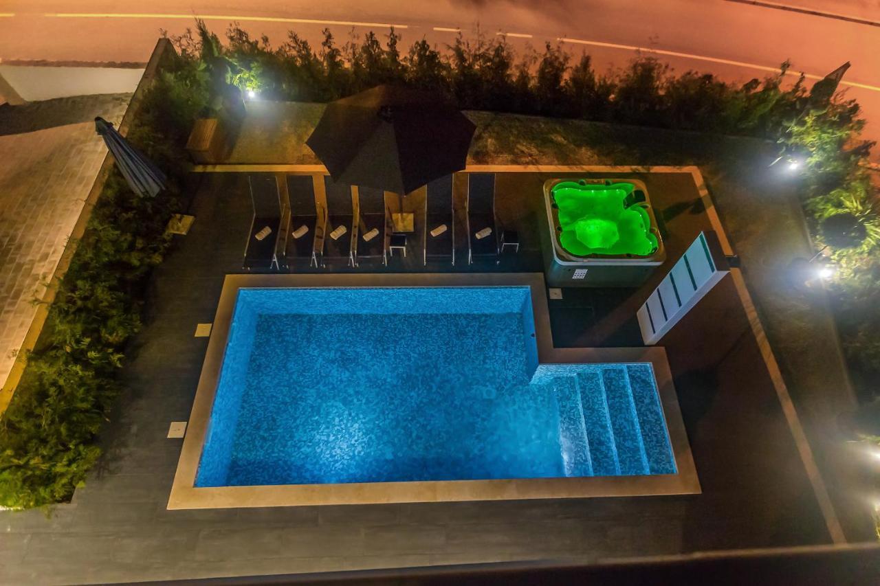 Luxury Apartment Noa Njivice Bagian luar foto