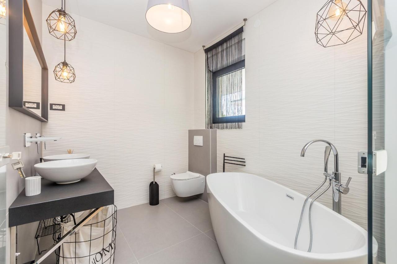 Luxury Apartment Noa Njivice Bagian luar foto