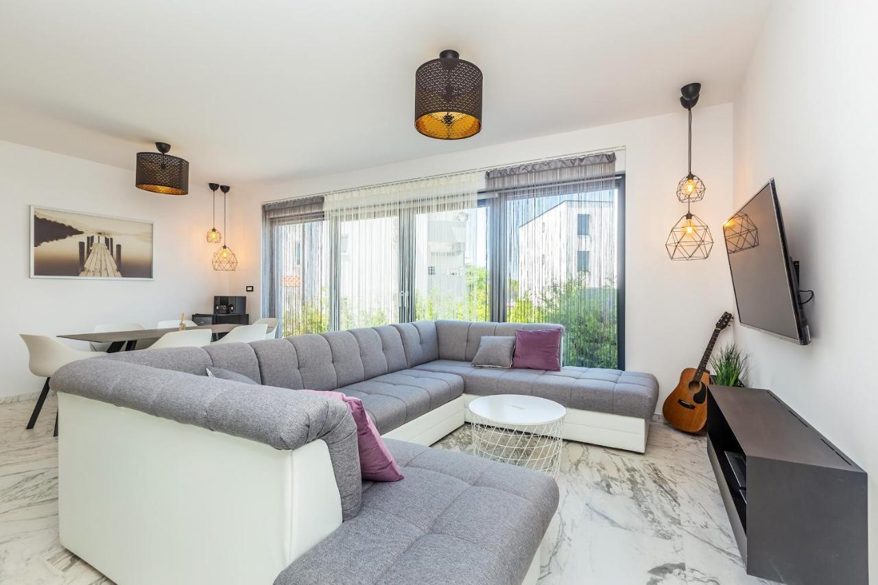 Luxury Apartment Noa Njivice Bagian luar foto