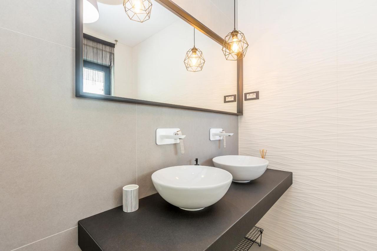Luxury Apartment Noa Njivice Bagian luar foto