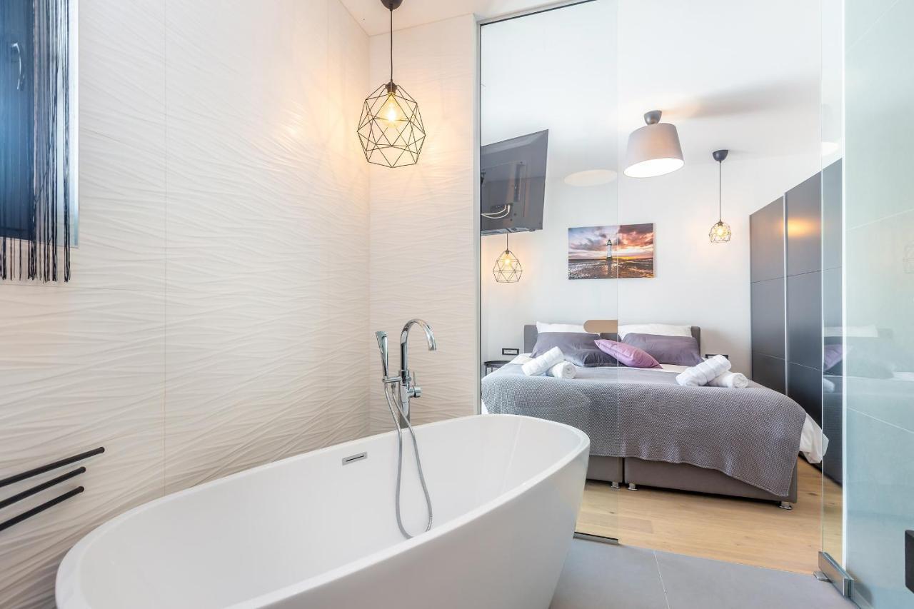 Luxury Apartment Noa Njivice Bagian luar foto